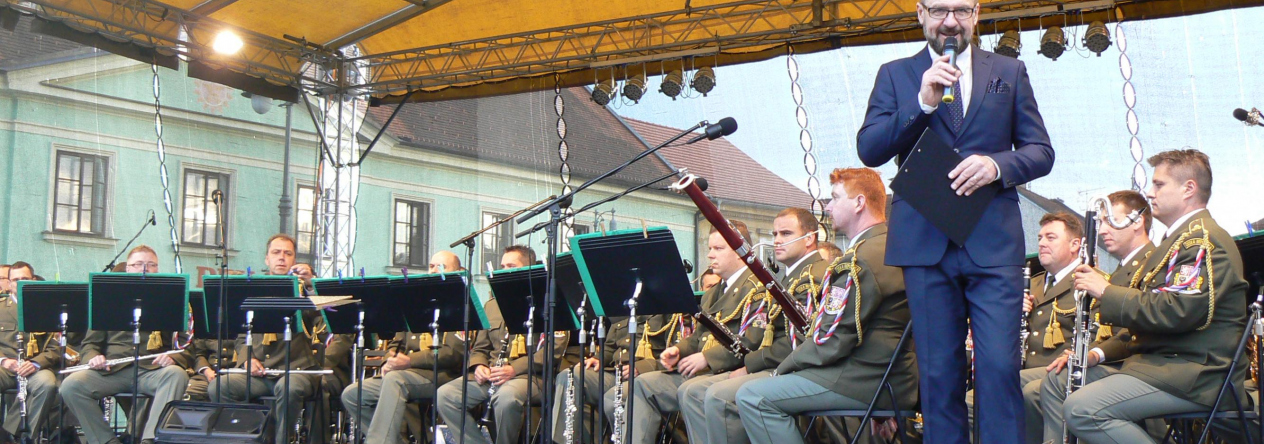 celym_koncertem_divaky_provazel_vaclav_zmolik.jpg