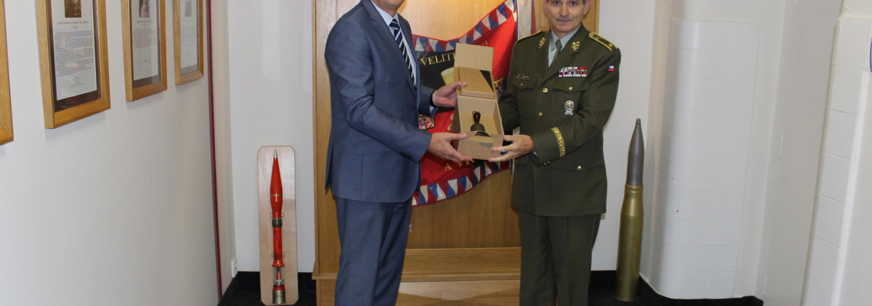 prevzeti_zvonu_od_starosty_mesta.jpg