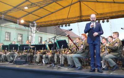 celym_koncertem_divaky_provazel_vaclav_zmolik.jpg