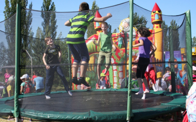 deti_na_trampolinach.jpg