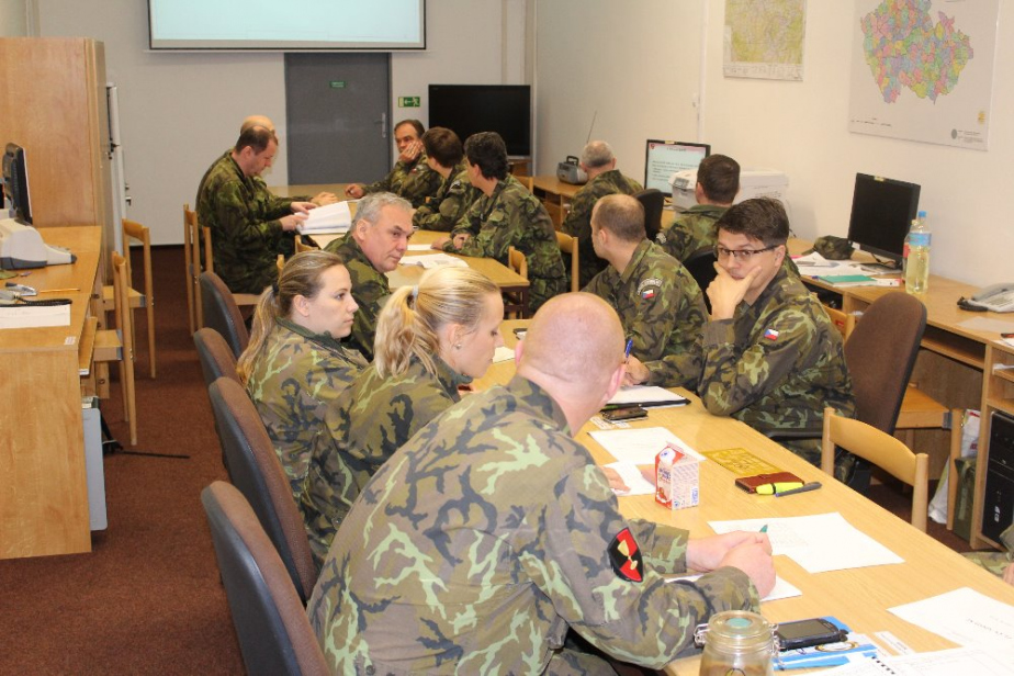 prislusnici_agentury_logistiky_pri_stabnim_nacviku_2.jpg