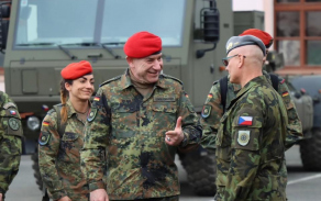 Zástupci Velitelství logistiky německé armády navštívili rakovnickou posádku. 