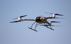 3_novinkou-letosniho-rocniku-byla-prezentace-policejniho-dronu-s-nazvem-brus-_bezpilotni-rotorovy-univerzalni-system_2.jpg